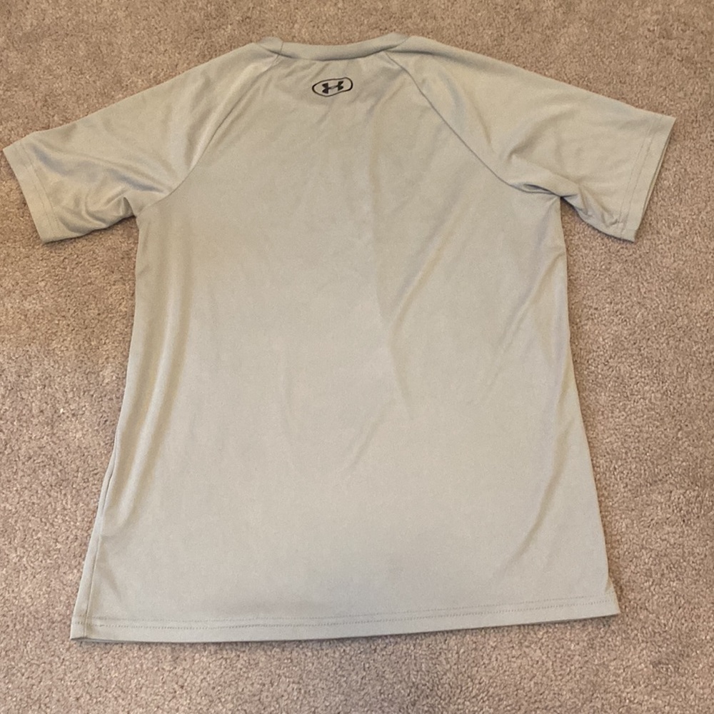 Youth Under Armour heatgear size Youth M in grey with black logo - Picture 2 of 3